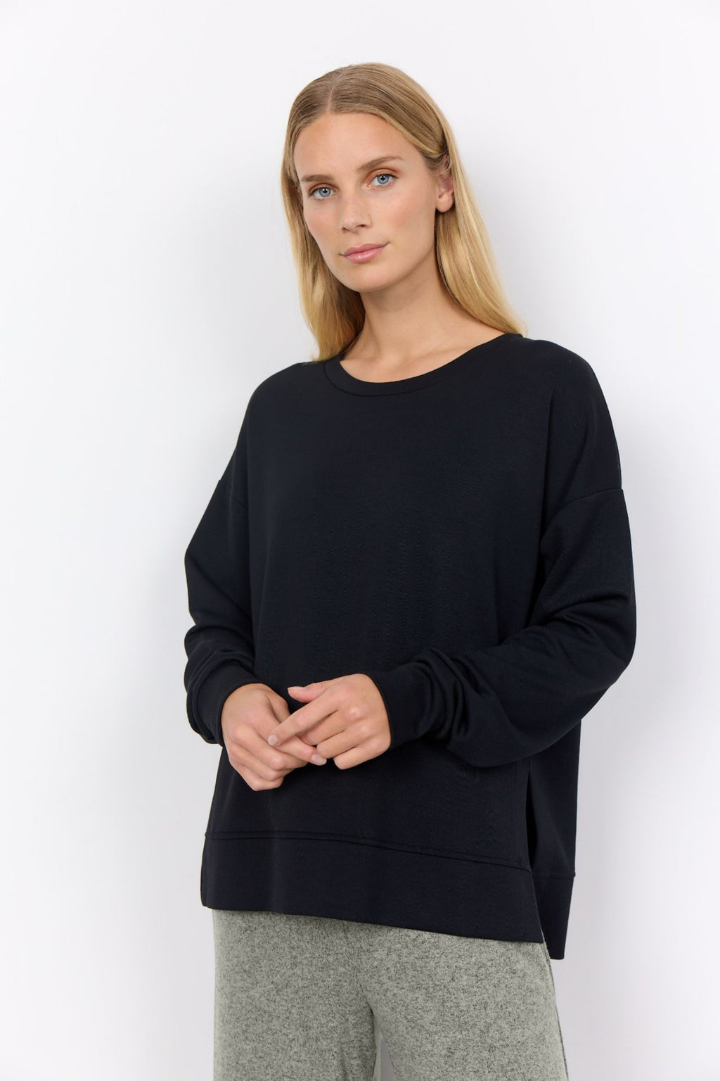 BANU SWEATSHIRT – Svart