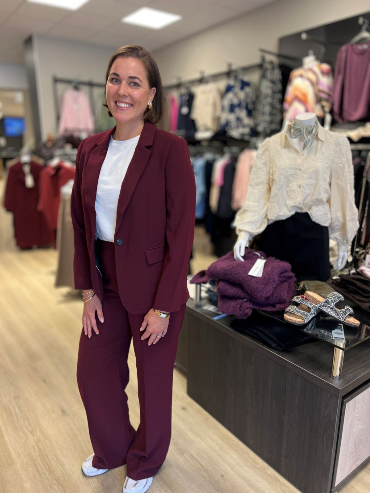 CASUAL TAILORED BLAZER – Burgunder