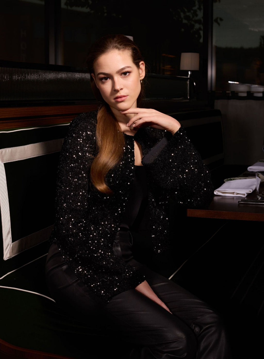 SEQUINS BLAZER – Svart