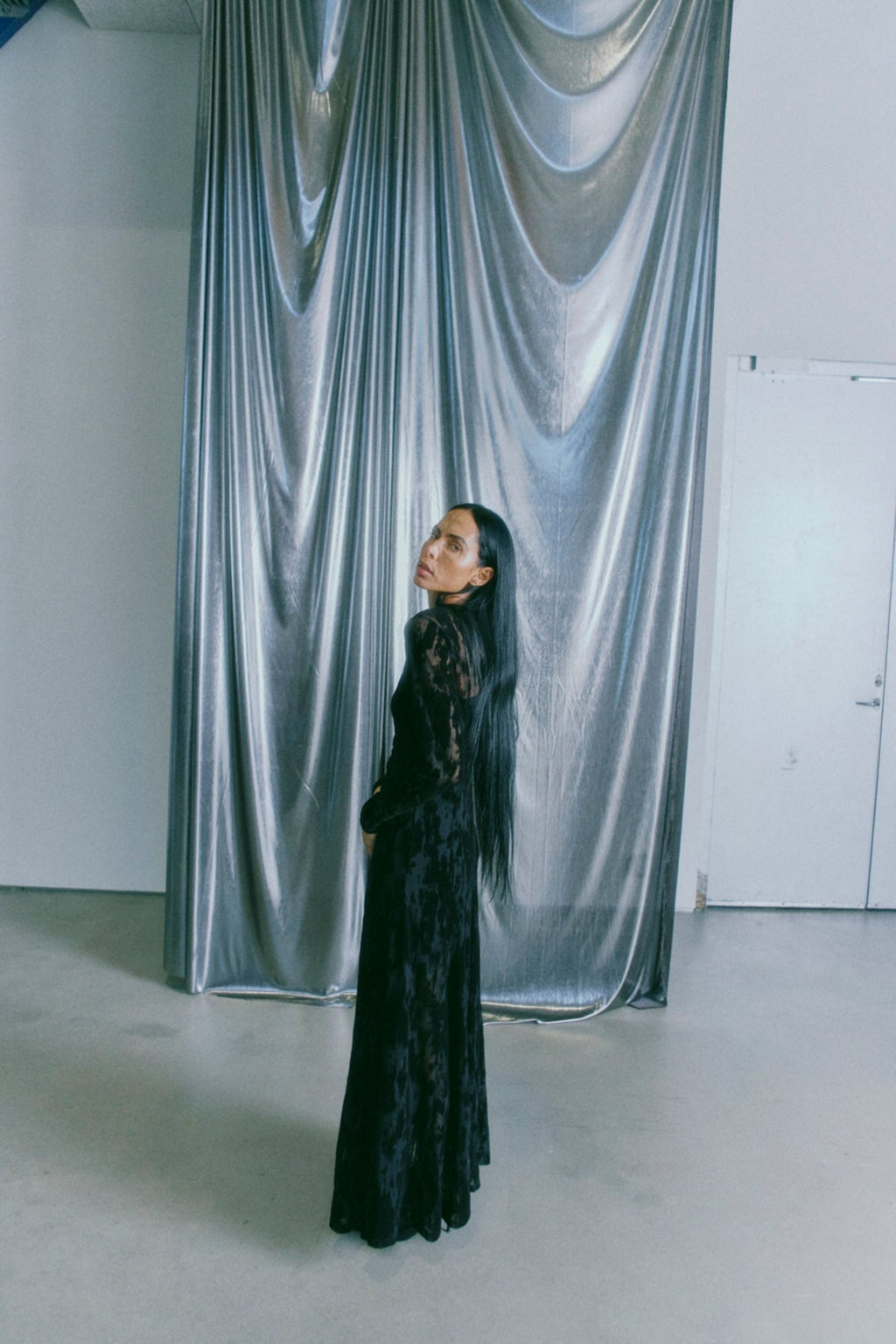 FLAME DRESS BLACK – Svart