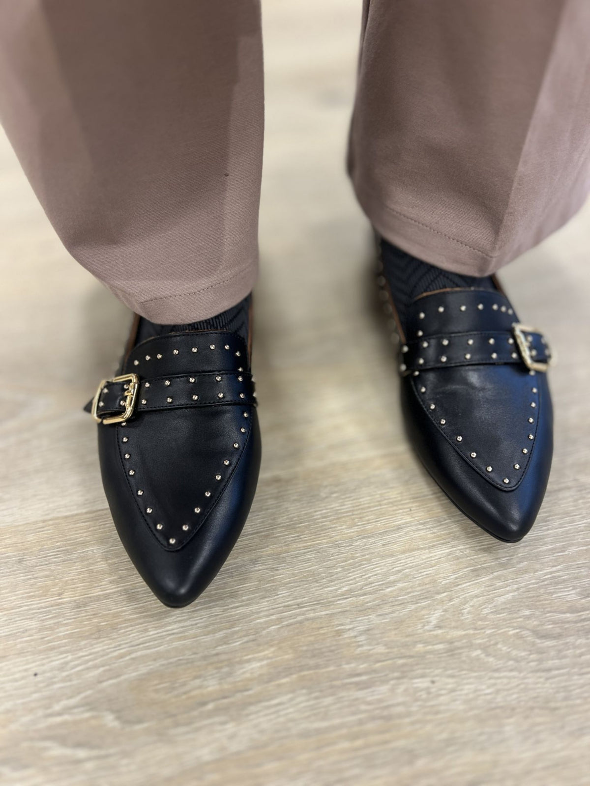 LAV PENSKO M GULLPYNT – Svart