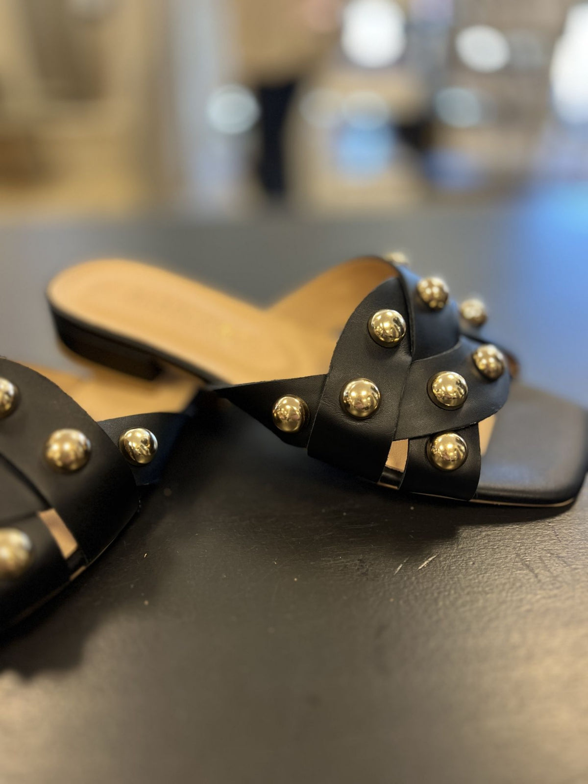 Sandal skinn m gull