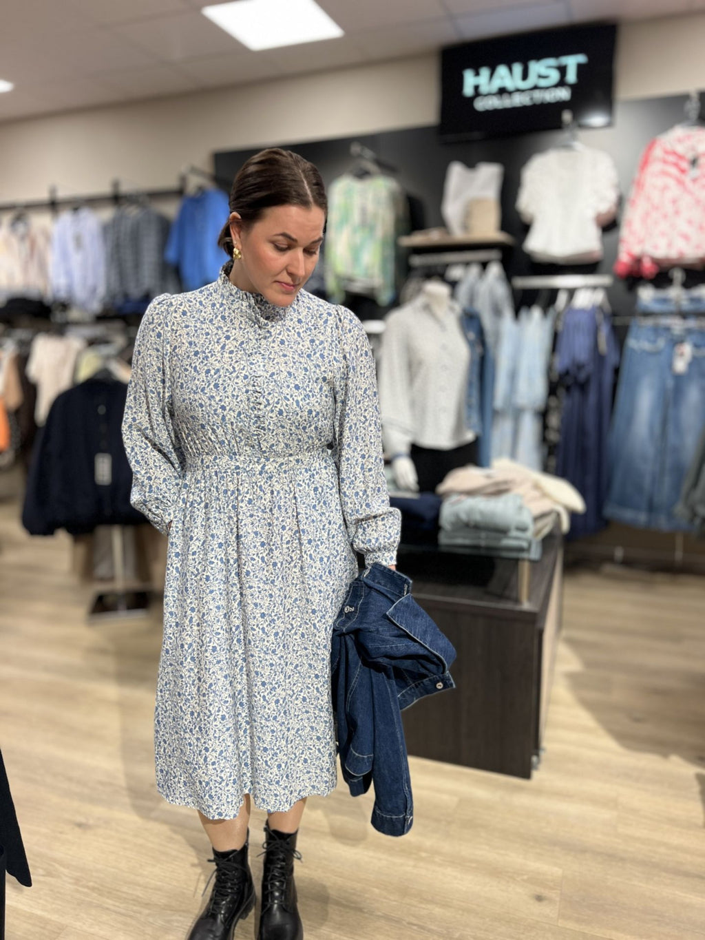 RAUSASTRID MIDI DRESS KJOLE BLÅ – Blå