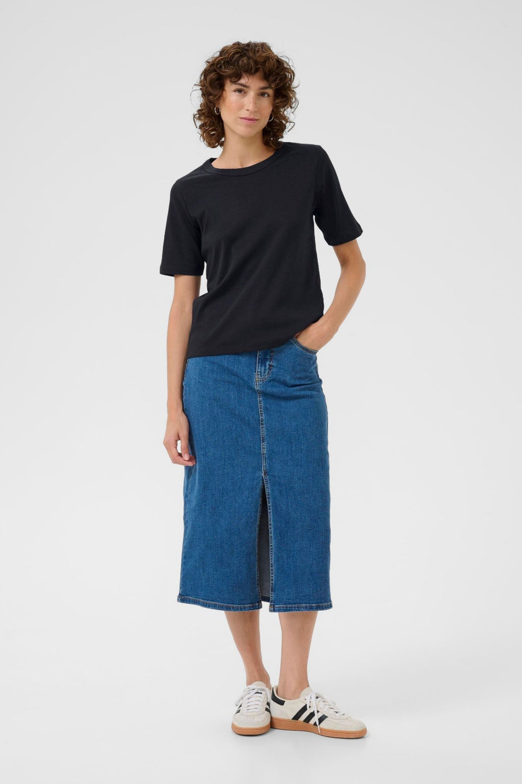 RATANA T SHIRT – Rød