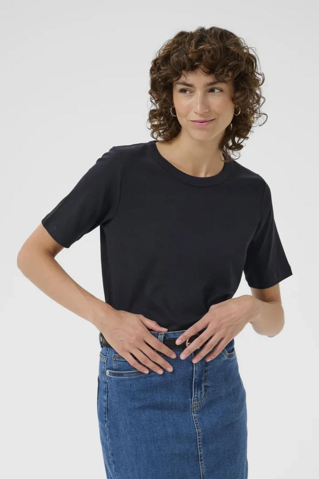 RATANA T SHIRT – Rød