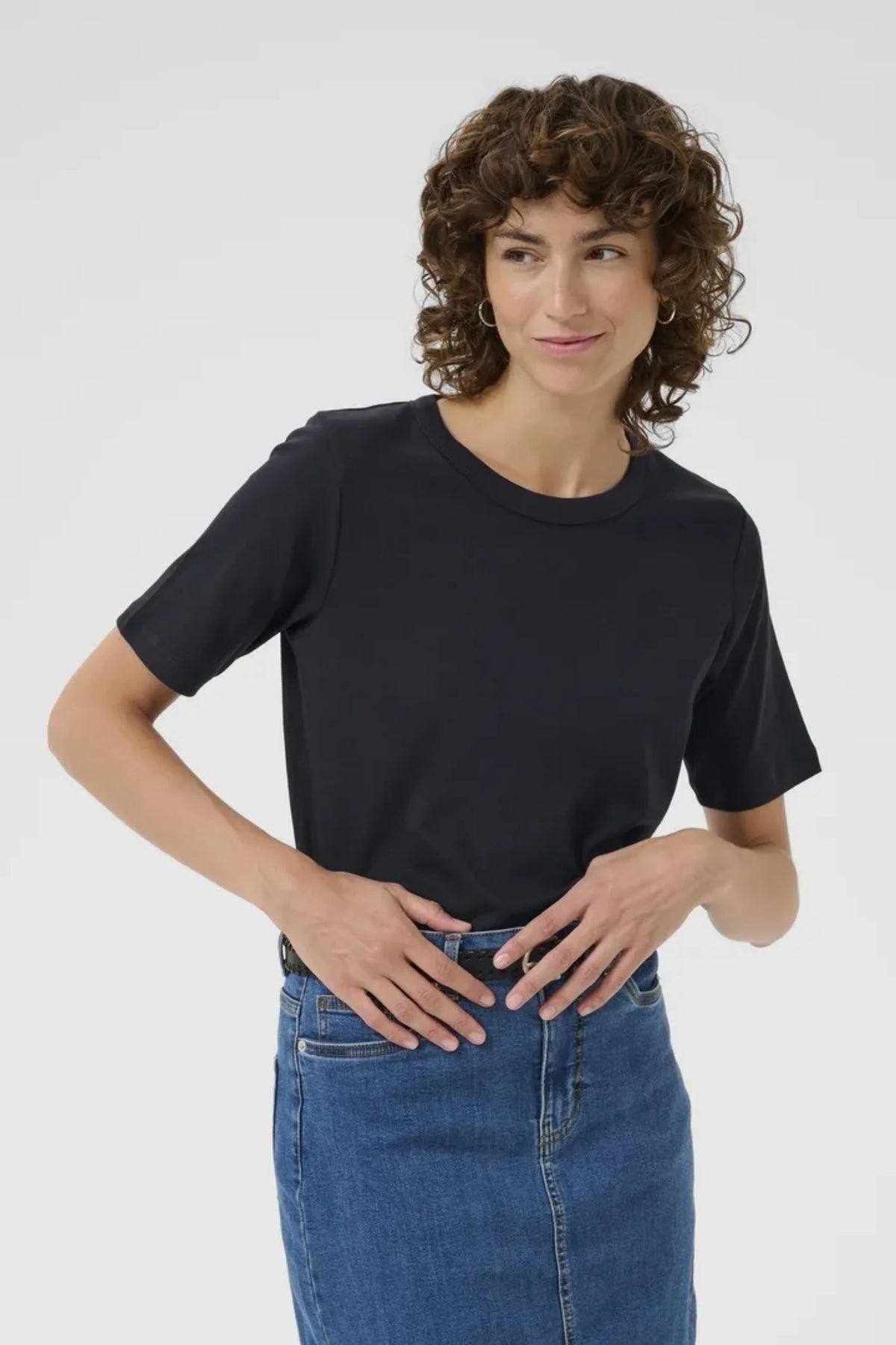 RATANA T SHIRT – Rød