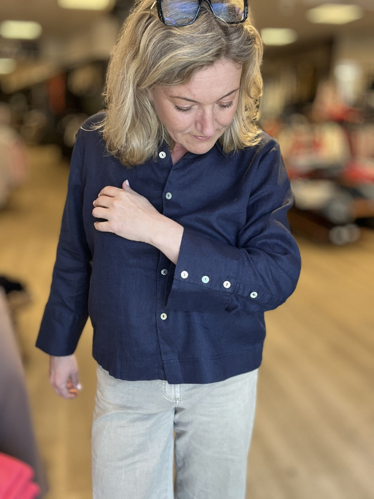 ALMA CONNY LINSKJORTE NAVY – Blå