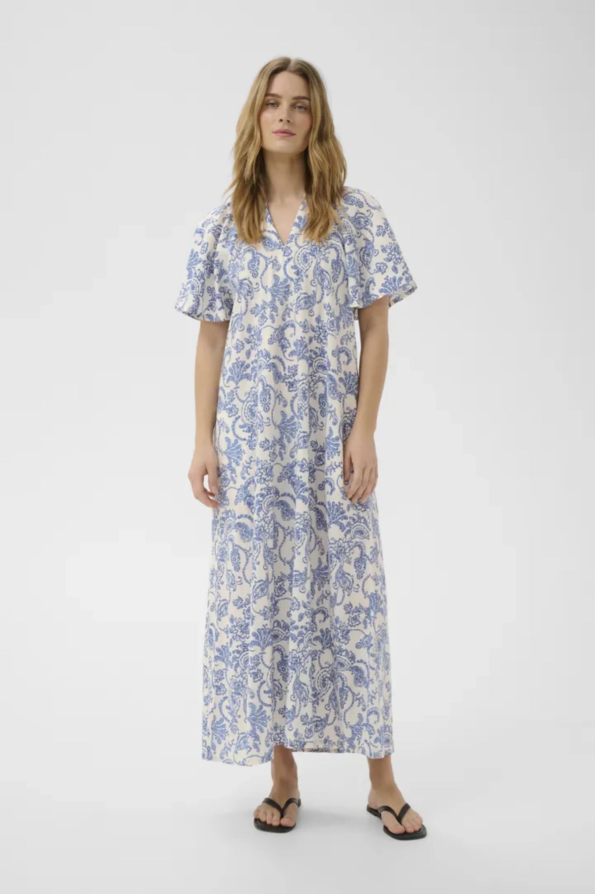 BETINE DRESS – Hvit