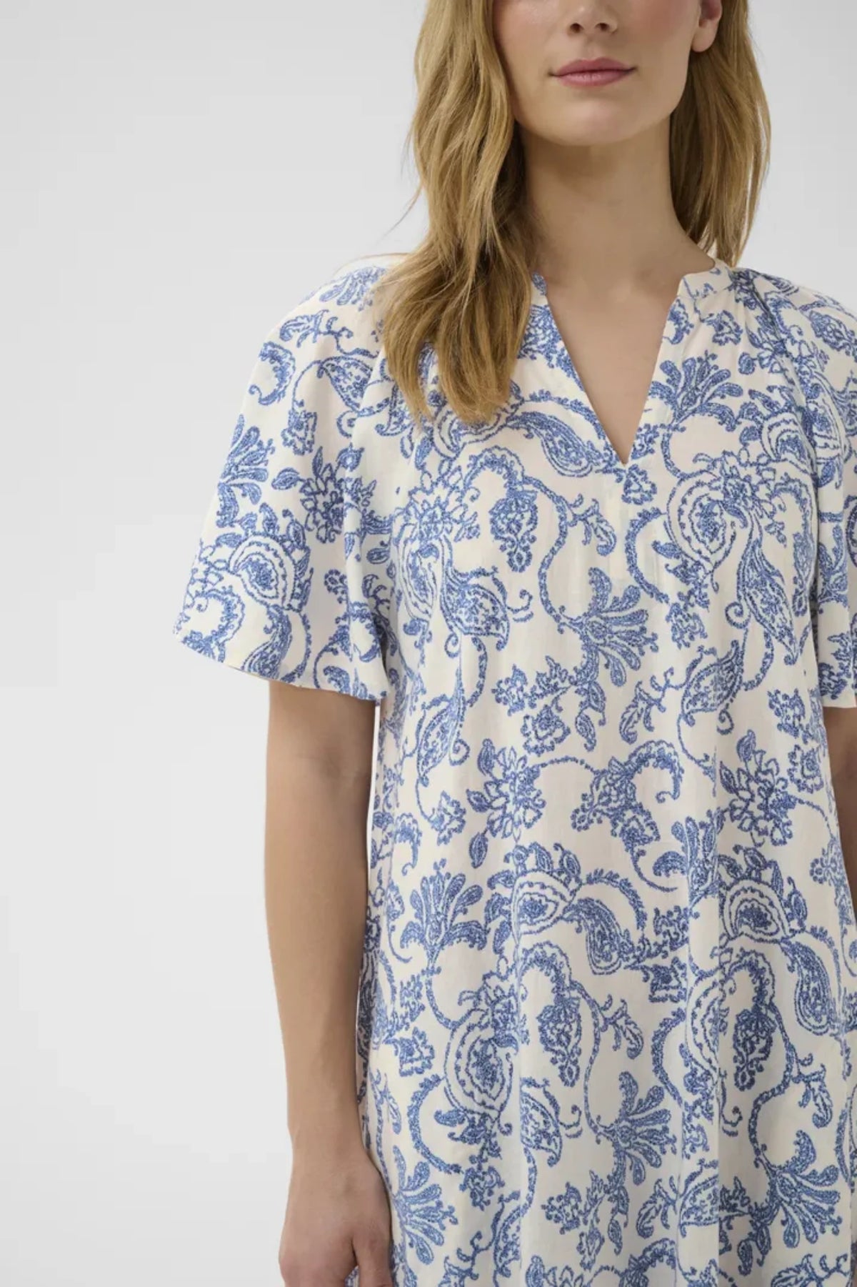 BETINE DRESS – Hvit