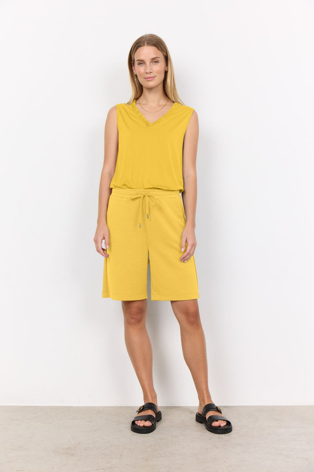 BANU SHORTS – Gul