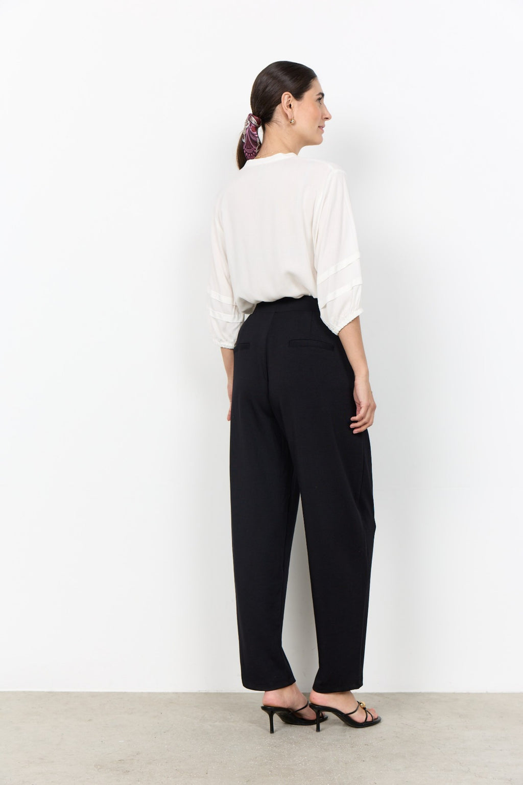 BANU BUKSE BARREL – Svart