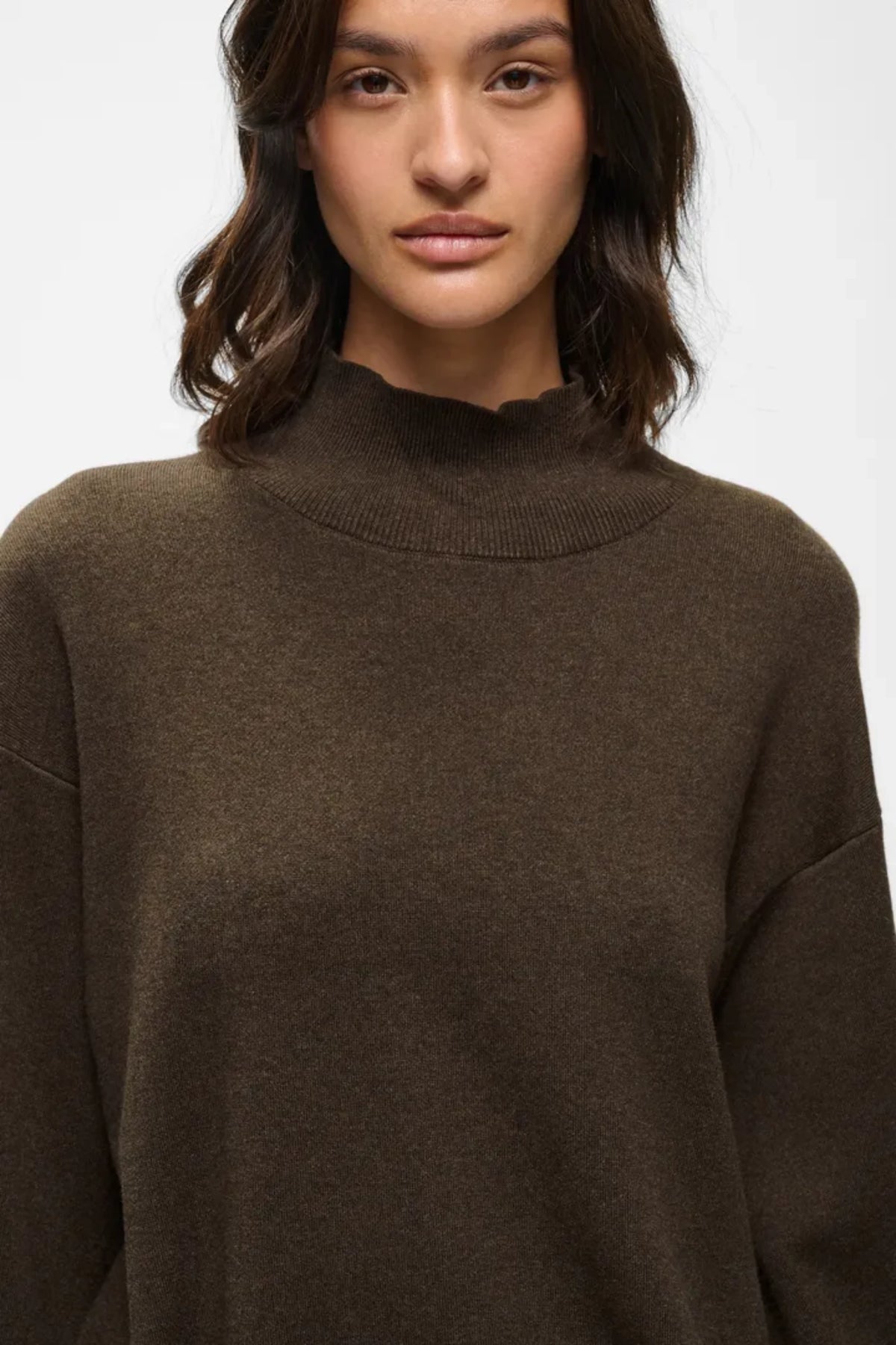 TILDA HIGHNECK – Brun