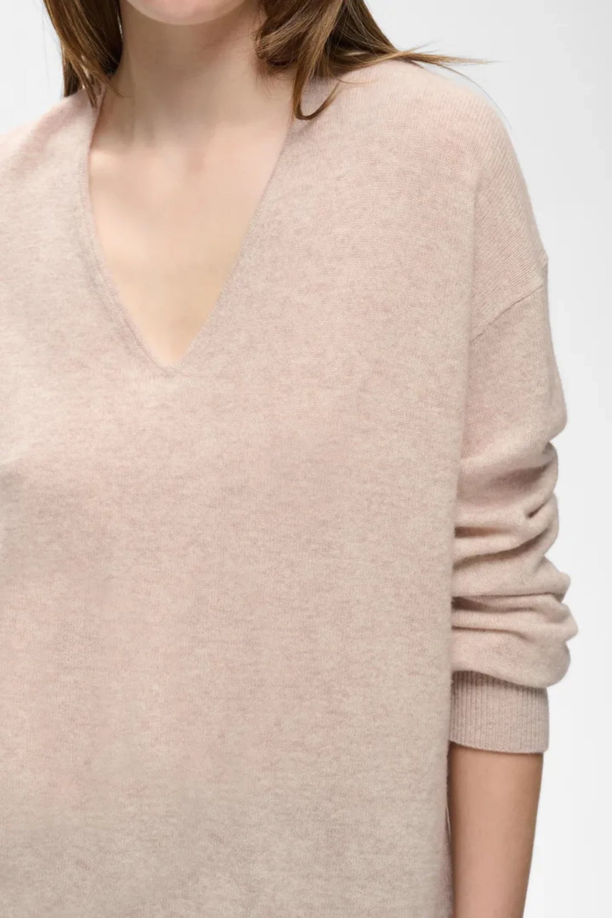 TALLY MONIKA V-NECK – Beige