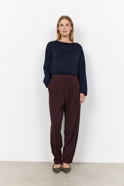 BANU GENSER MED WATERFALL HALS NAVY – Blå