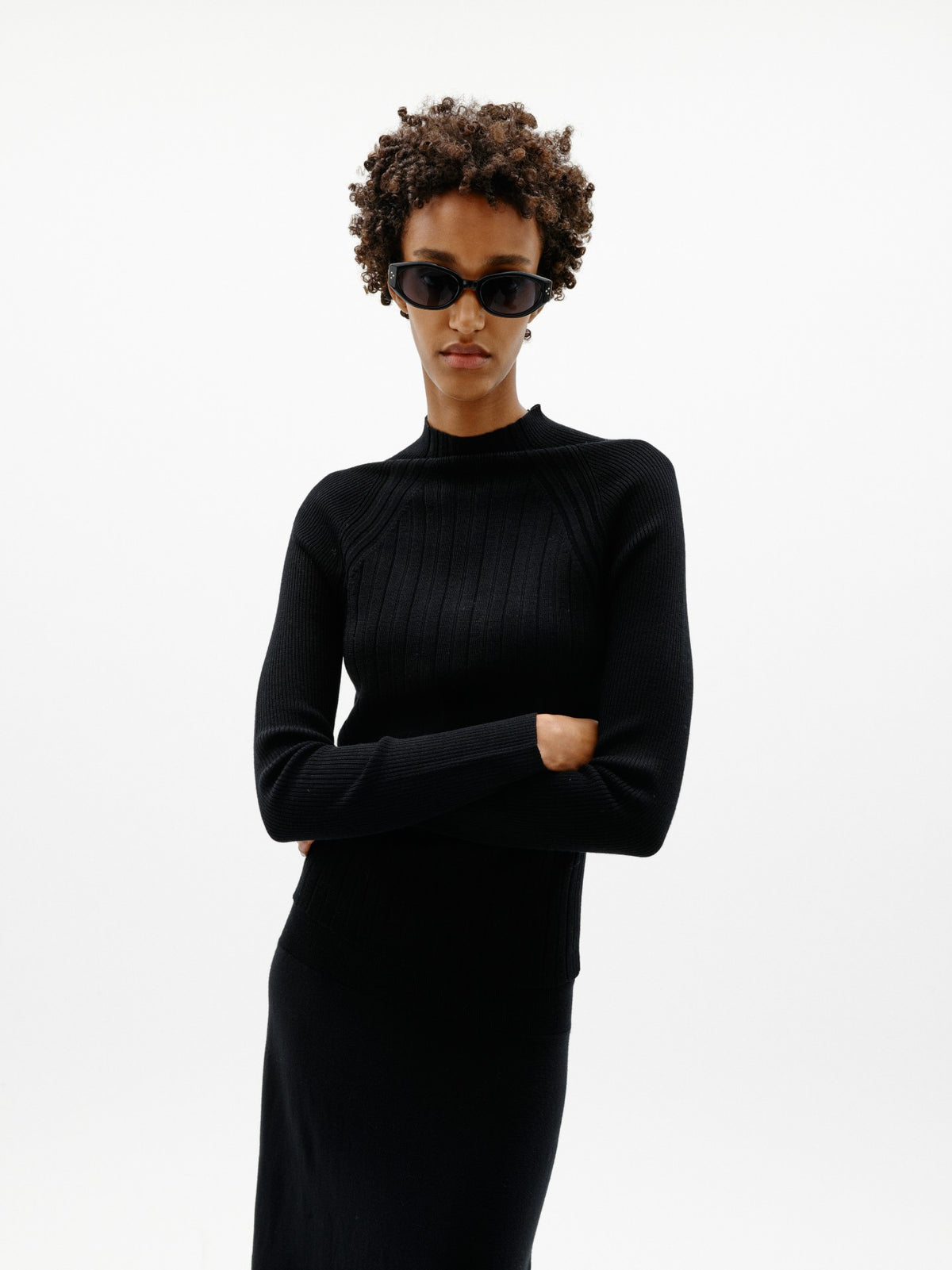 TRISHEIW PULLOVER – Svart