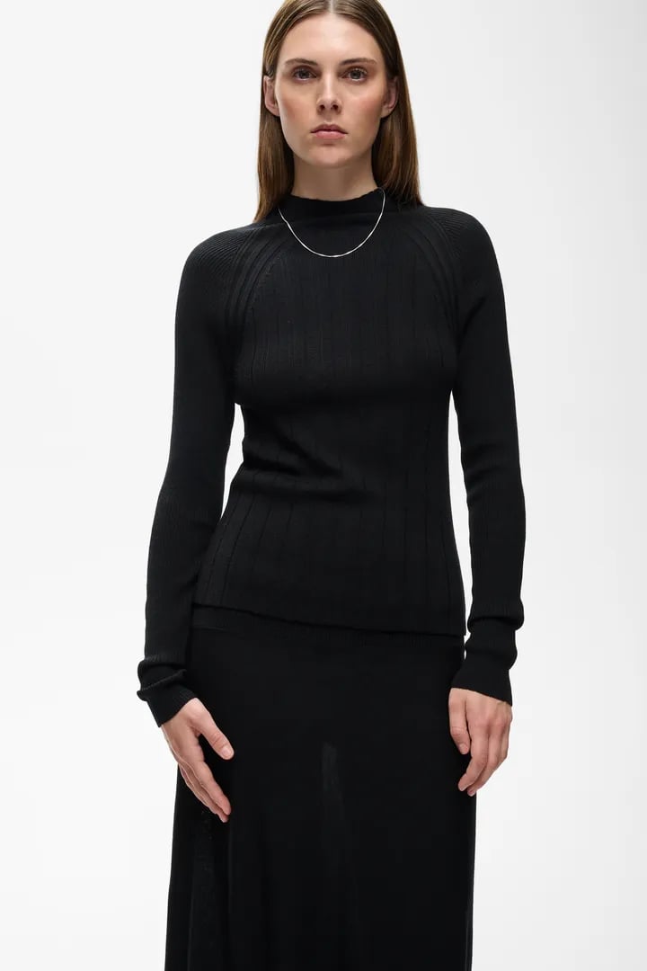 TRISHEIW PULLOVER – Svart