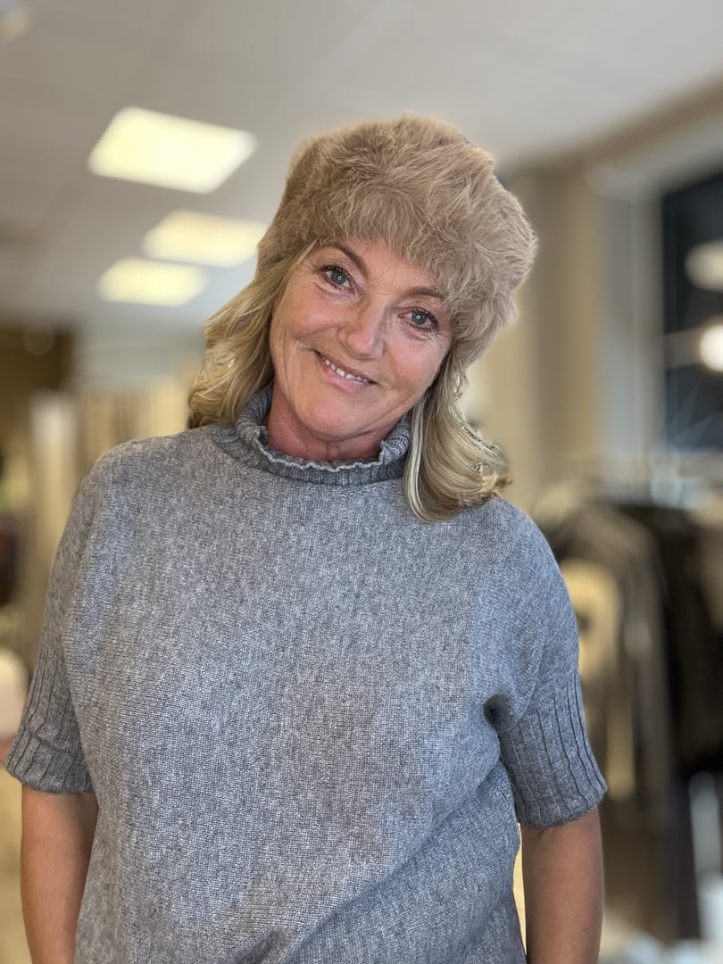 FUSKEPELS PANNEBÅND CAMEL – Beige