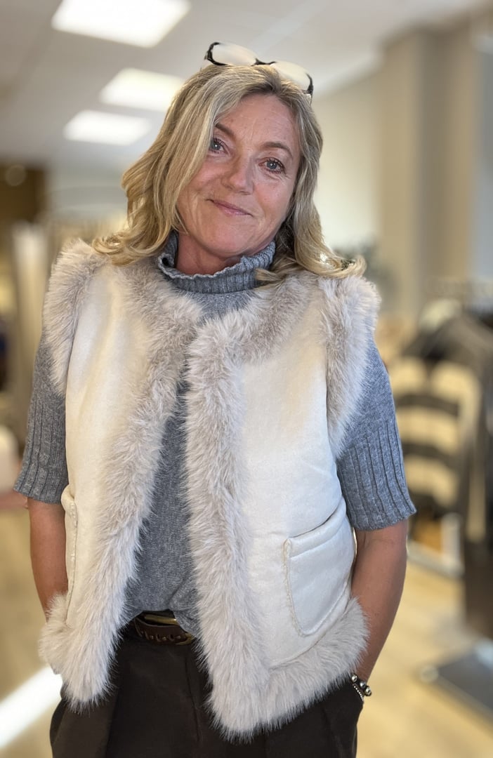FAX FUR VEST CREME – Beige