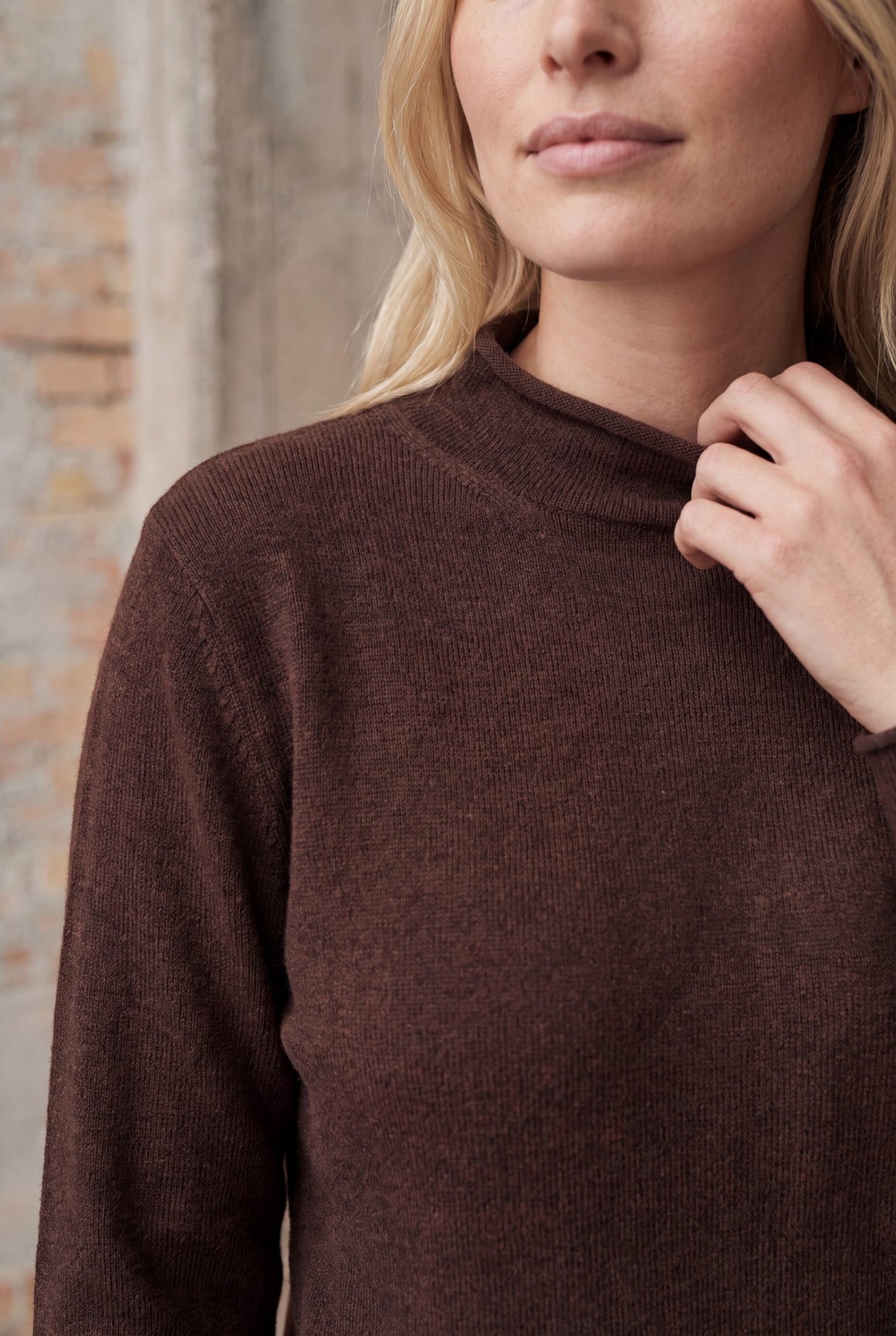 FRIGGA A SHAPE PULLOVER – Brun