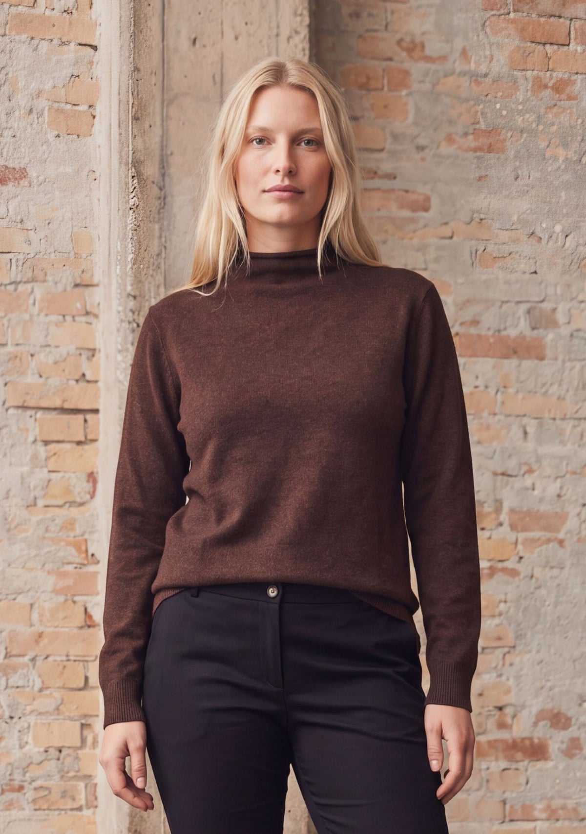 FRIGGA A SHAPE PULLOVER – Brun