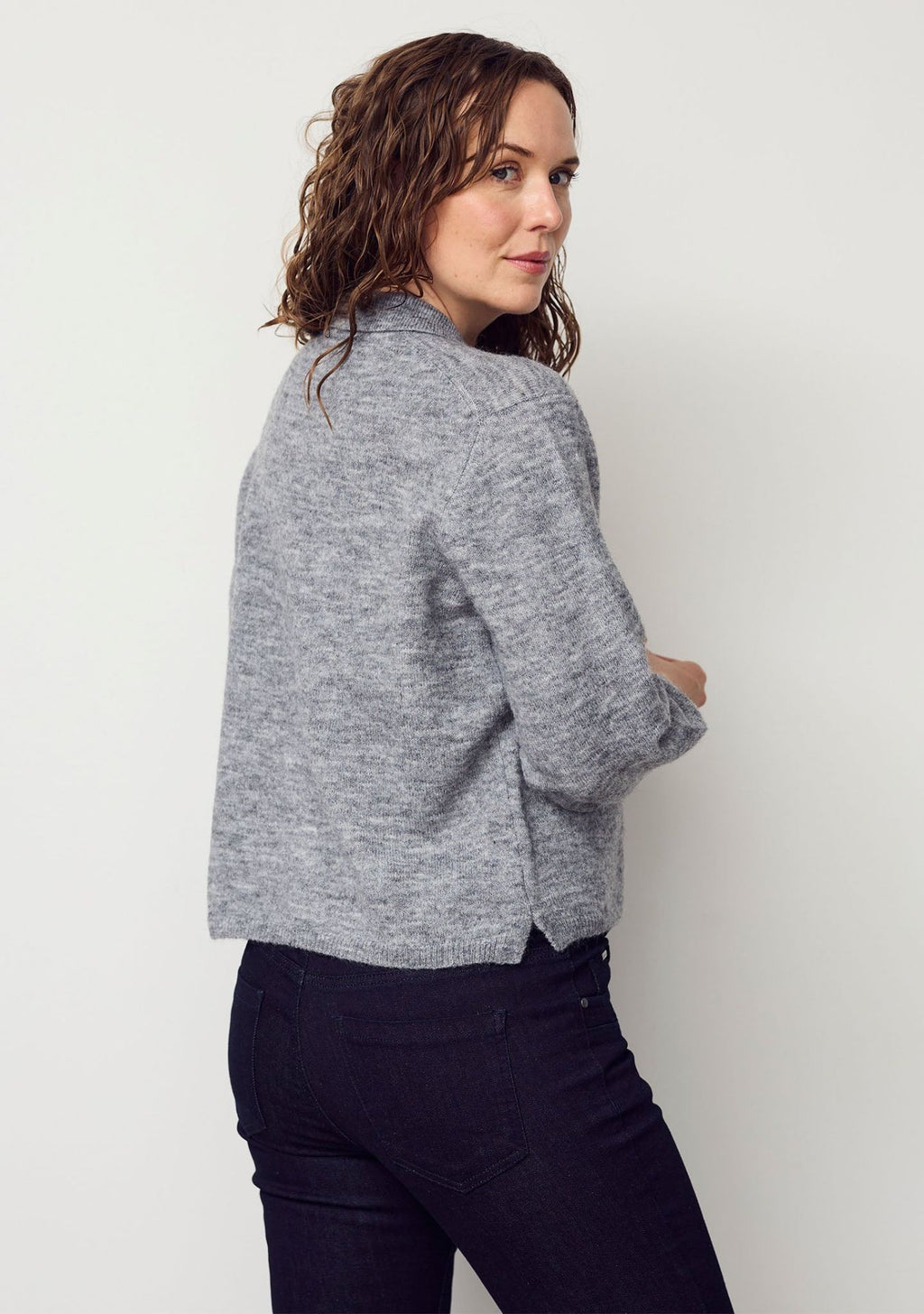 ANNA COLAR CARDIGAN – Grå