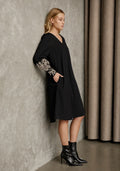 SIGGA EMBROIDERY DRESS – Svart