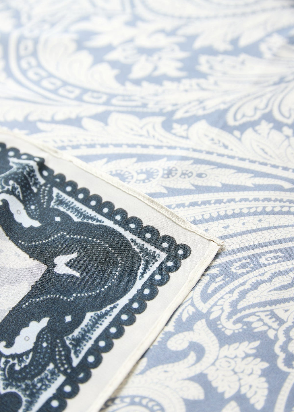 HAGAR SCARF SILK – Blå