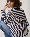 BLUSE STRIPE SATIN – Svart