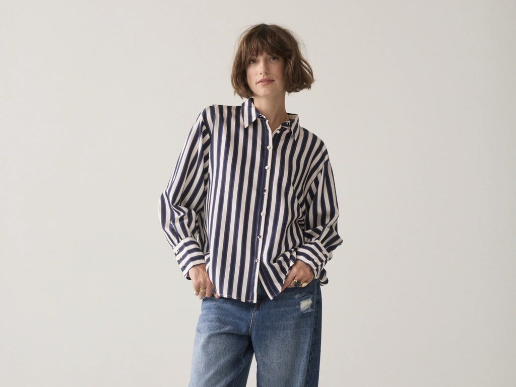 BLUSE STRIPE SATIN – Svart