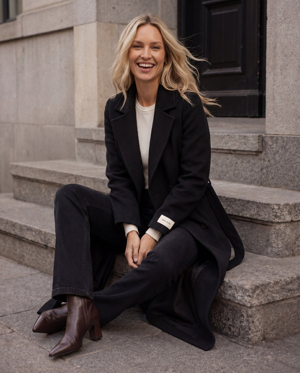LONG BELT COAT – Svart