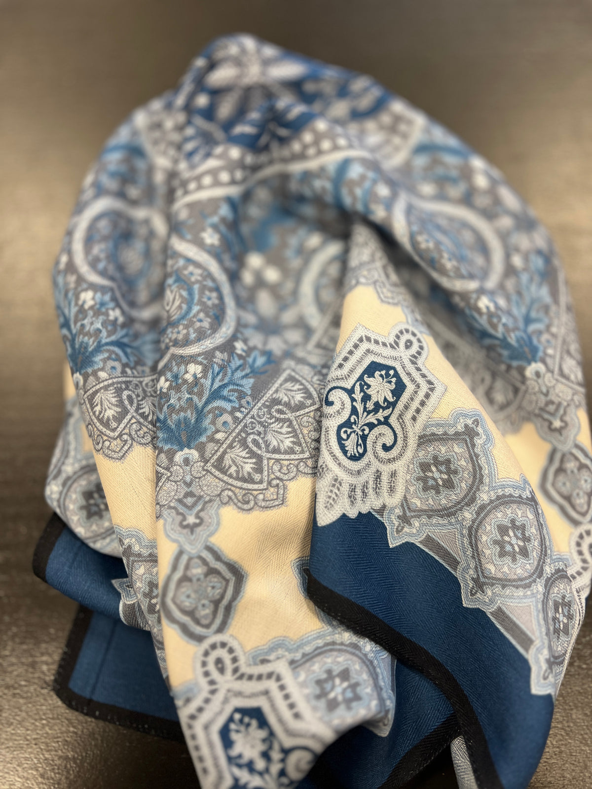 Printed Scarf 70x70 tosidig