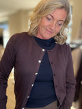 Alma Diva cardigan til dame, i brun, sett forfra