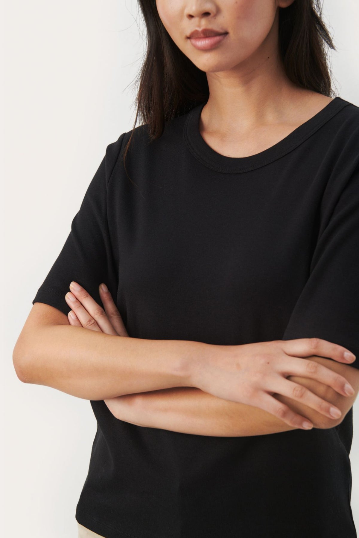 PART TWO RATANA T SHIRT RUND HALSSV – Svart