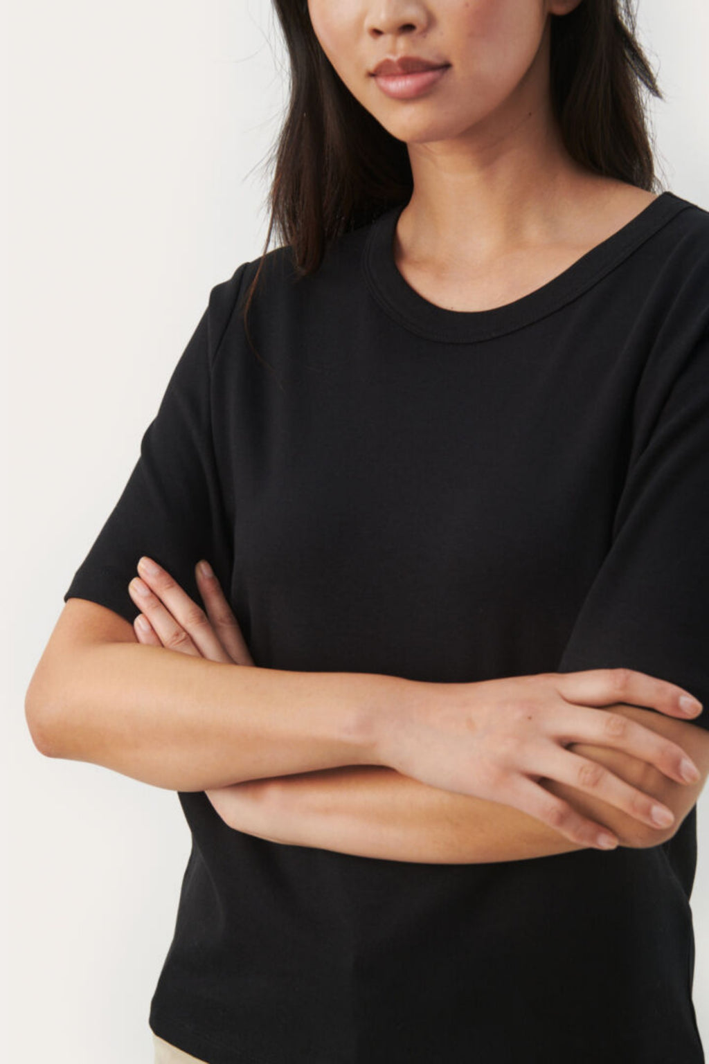 PART TWO RATANA T SHIRT RUND HALSSV – Svart