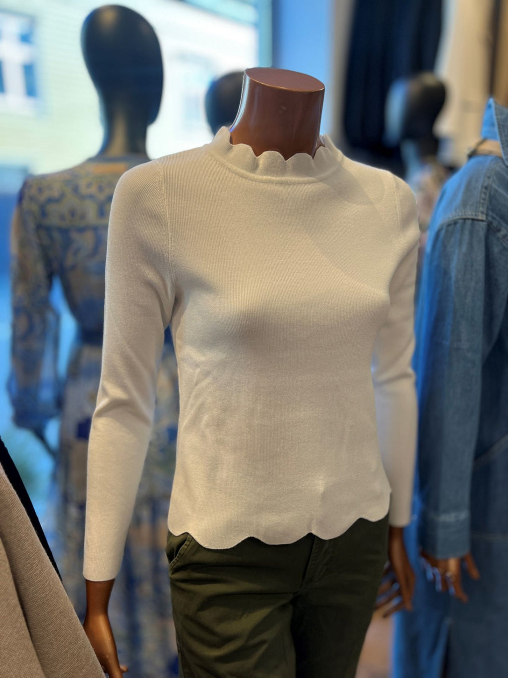 SUSANNA PULLOVER – Hvit