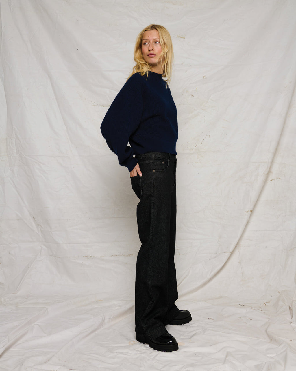 Sisse Knit Ullgenser med jakdun – LR1656 - Navy Melange - Extra 4.jpg