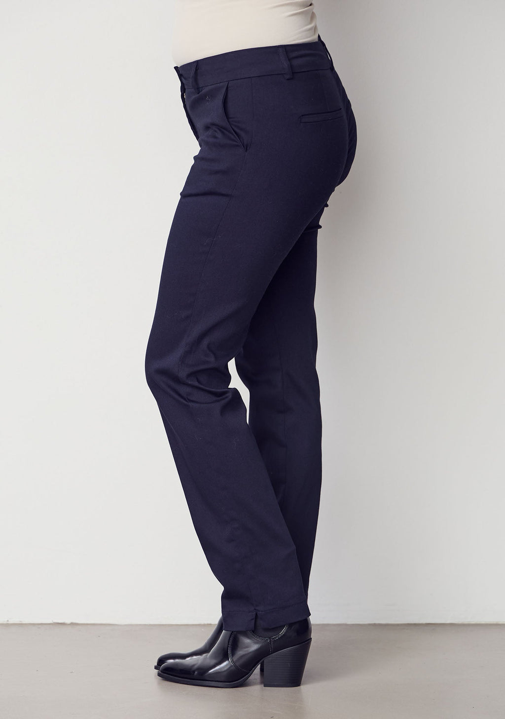 Isay Classic Pant Bukse – Isay_Classic_Pant-Pants-57291-640_Navy-1_458ec63f-cf8d-43e8-8e84-cddc1b2a24e7.jpg