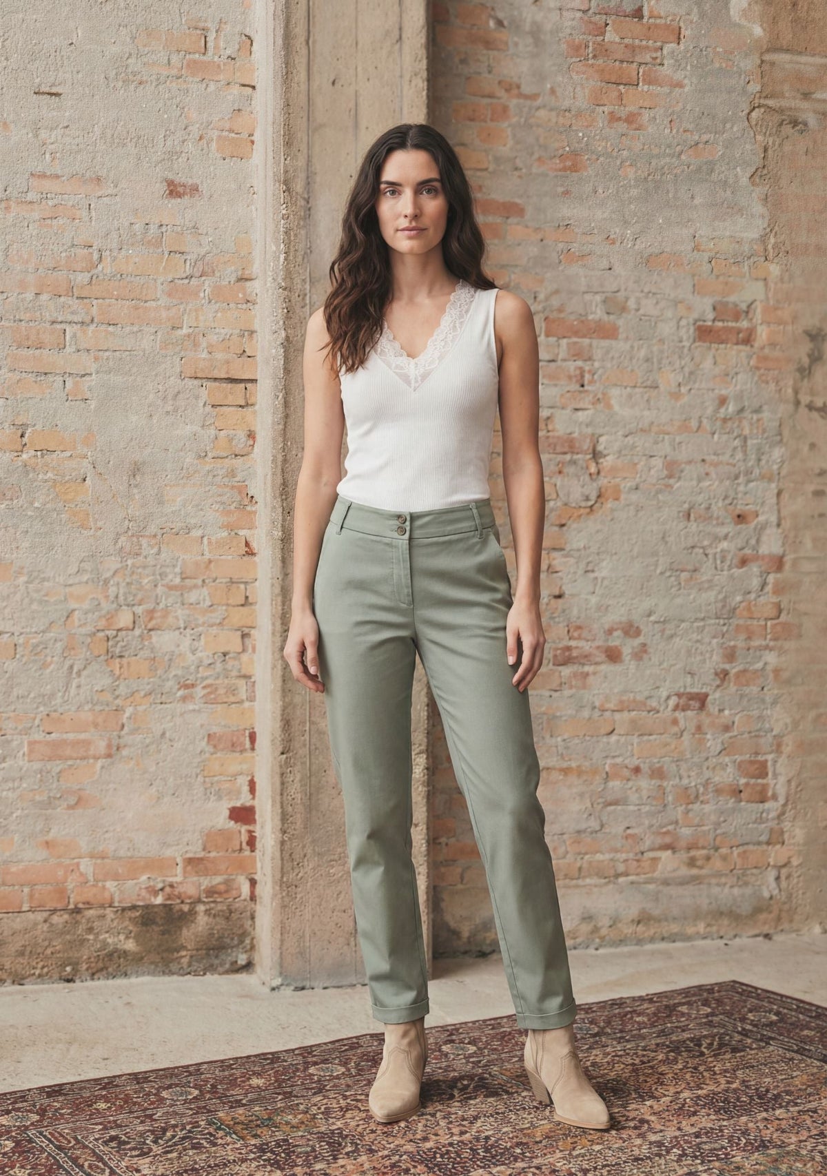 Isay Classic Pant Bukse – Isay_Classic_Pant-Pants-57291-806_Light_Khaki_6282e9b4-9a38-49d2-ac5f-f709efe8cbf5.jpg