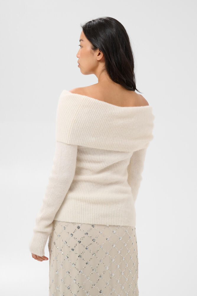 Part Two Doret Pullover i ecru på modell, sett bakfra